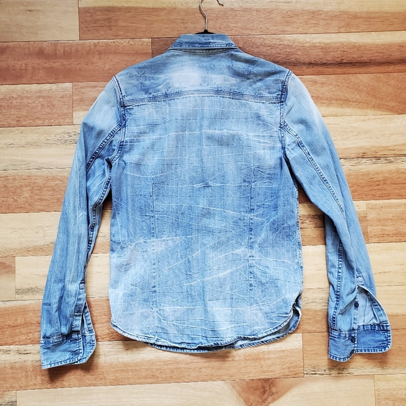 American Eagle Acid Wash denim button down Top - Picture 4 of 6